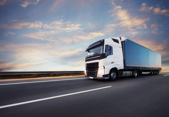 Camion de transport Saint-Ouen-l'Aumône